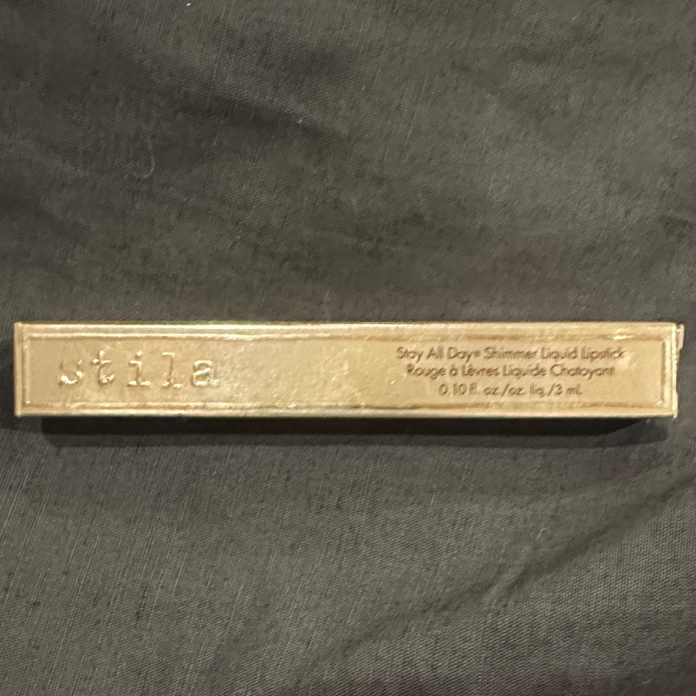 Stila Shimmer Liquid Lipstick in Gold Packaging